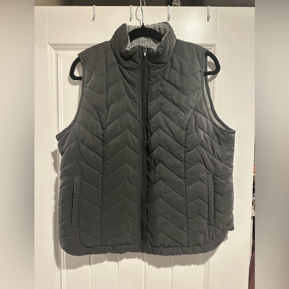 BKE Charcoal Quilted Vest NWT